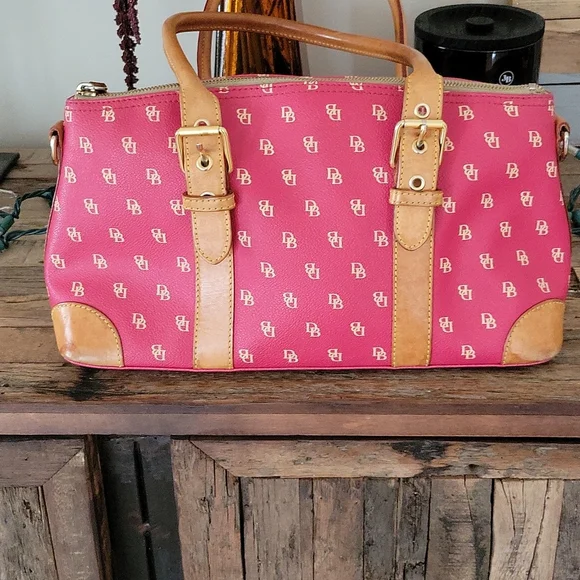 Dooney & Bourke logo bag - Picture 2 of 16